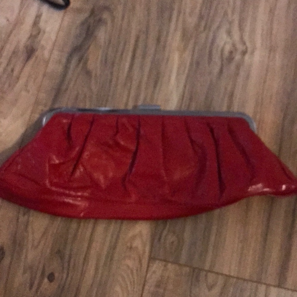 Red clutch